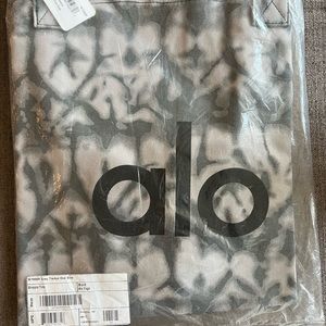 ALO Yoga Tie Dye Shopper Tote